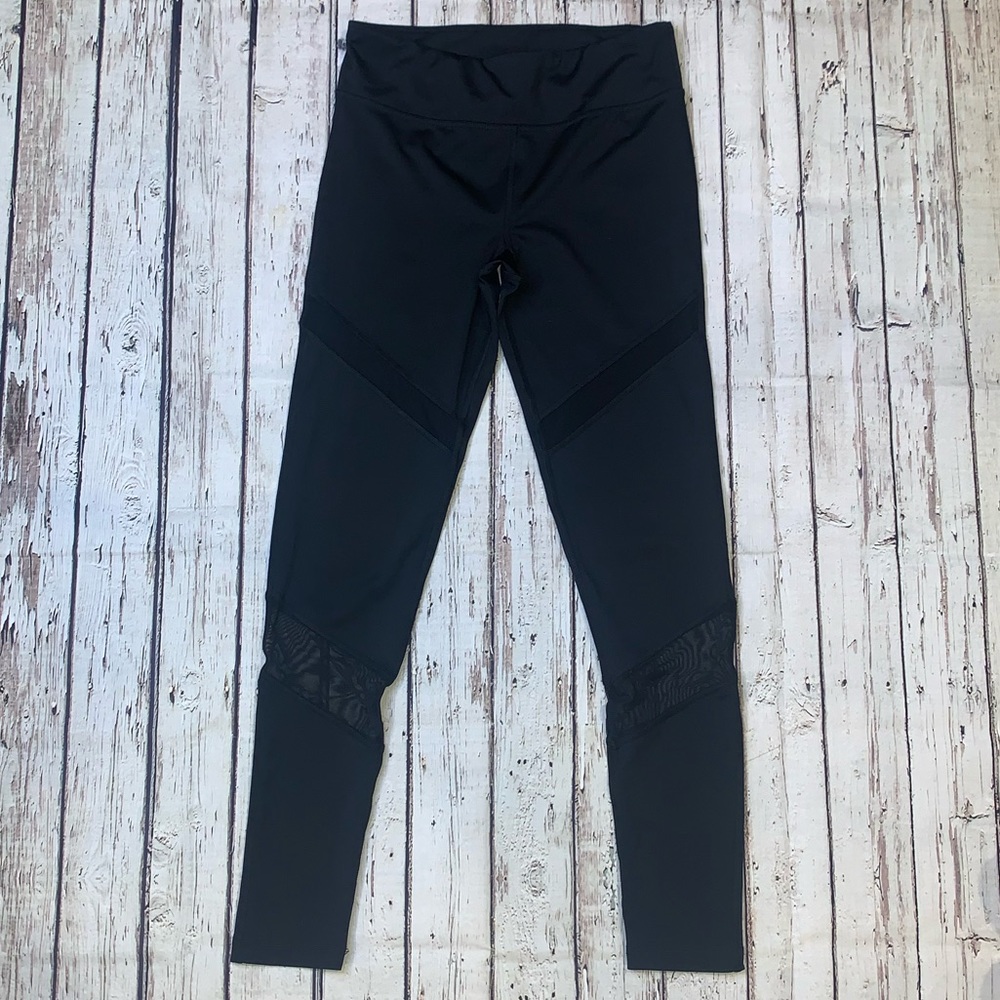 Old Navy black leggings with mesh cutouts ❗️